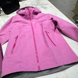 Arc'teryx Beta LT Hooded Hardshell Jacket, Size M